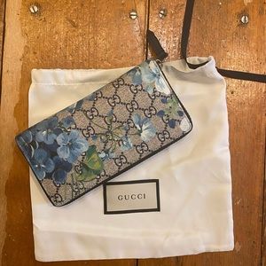 Gucci Bloom Zip Around Wallet